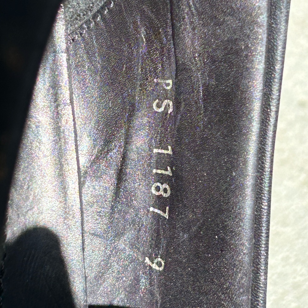 Prada loafers - black w/buckle - Picture 7 of 7